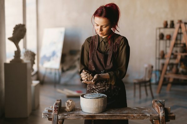 Comment découvrir les traditions de la sculpture sur bois au Bhoutan ?