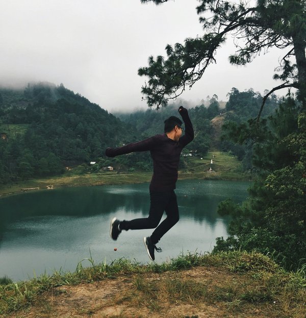 Peut-on organiser des vacances en Norvège avec des excursions en kayak et des ateliers de sculpture sur bois?